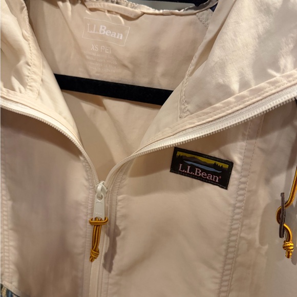 L.L. Bean Classic Anorak Colorblock Jacket - Picture 3 of 3